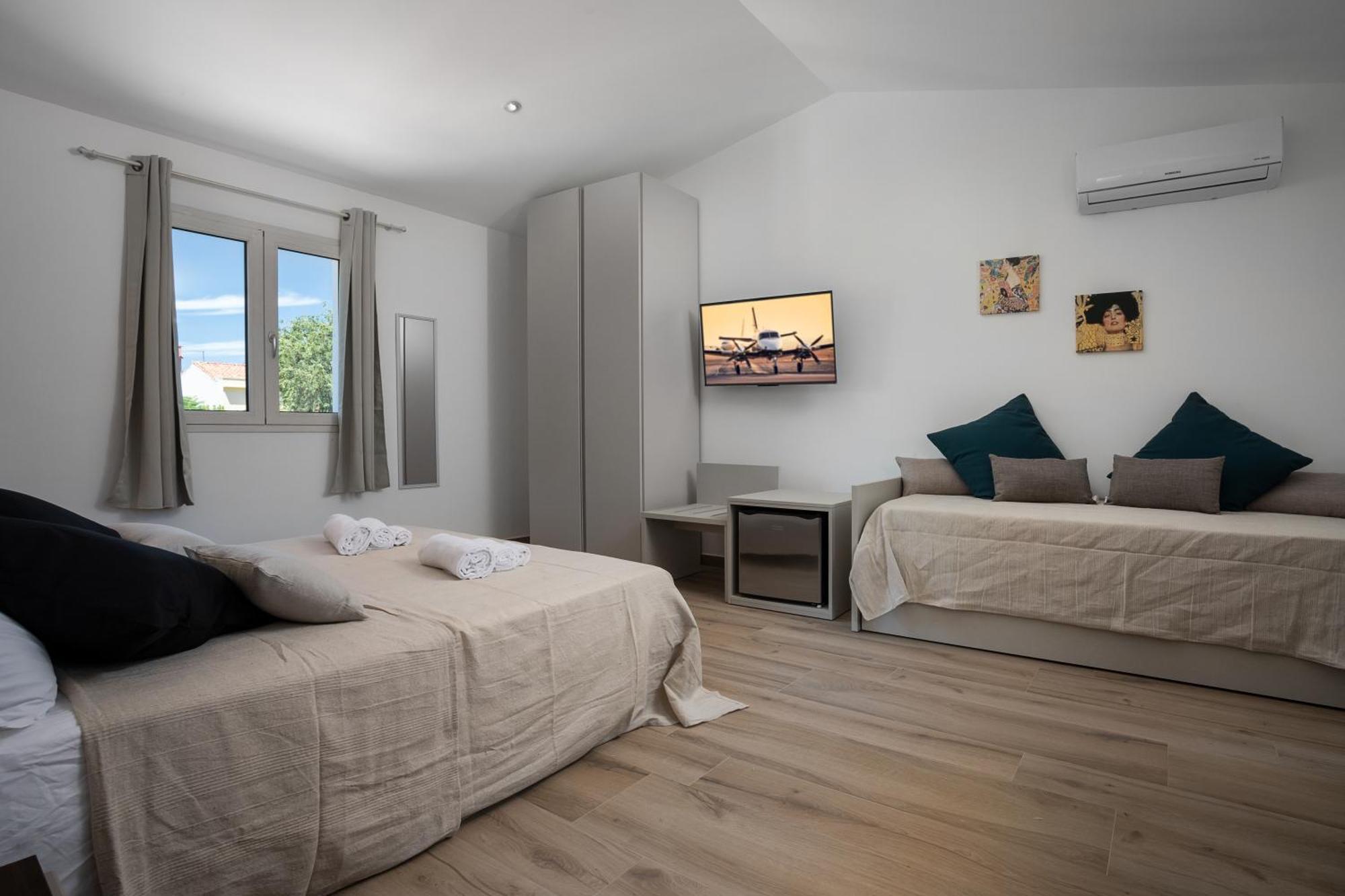 Art And Nature Guest House ออลเบีย ภายนอก รูปภาพ